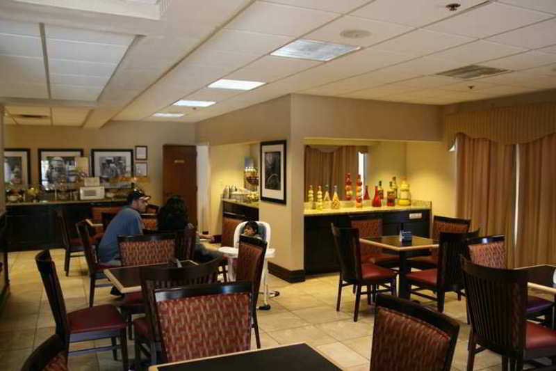 Hampton Inn Коммерс Ресторан фото